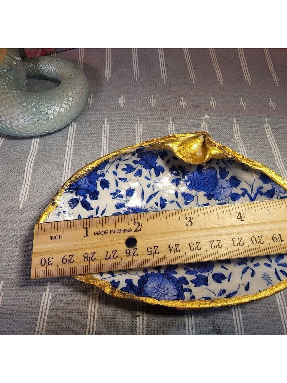 DECOUPAGE CLAM SHELL DECOUPAGE BLUE FLOWERS 💐 ON A CLAM SHELL TRINKET DISH - Picture 8 of 10